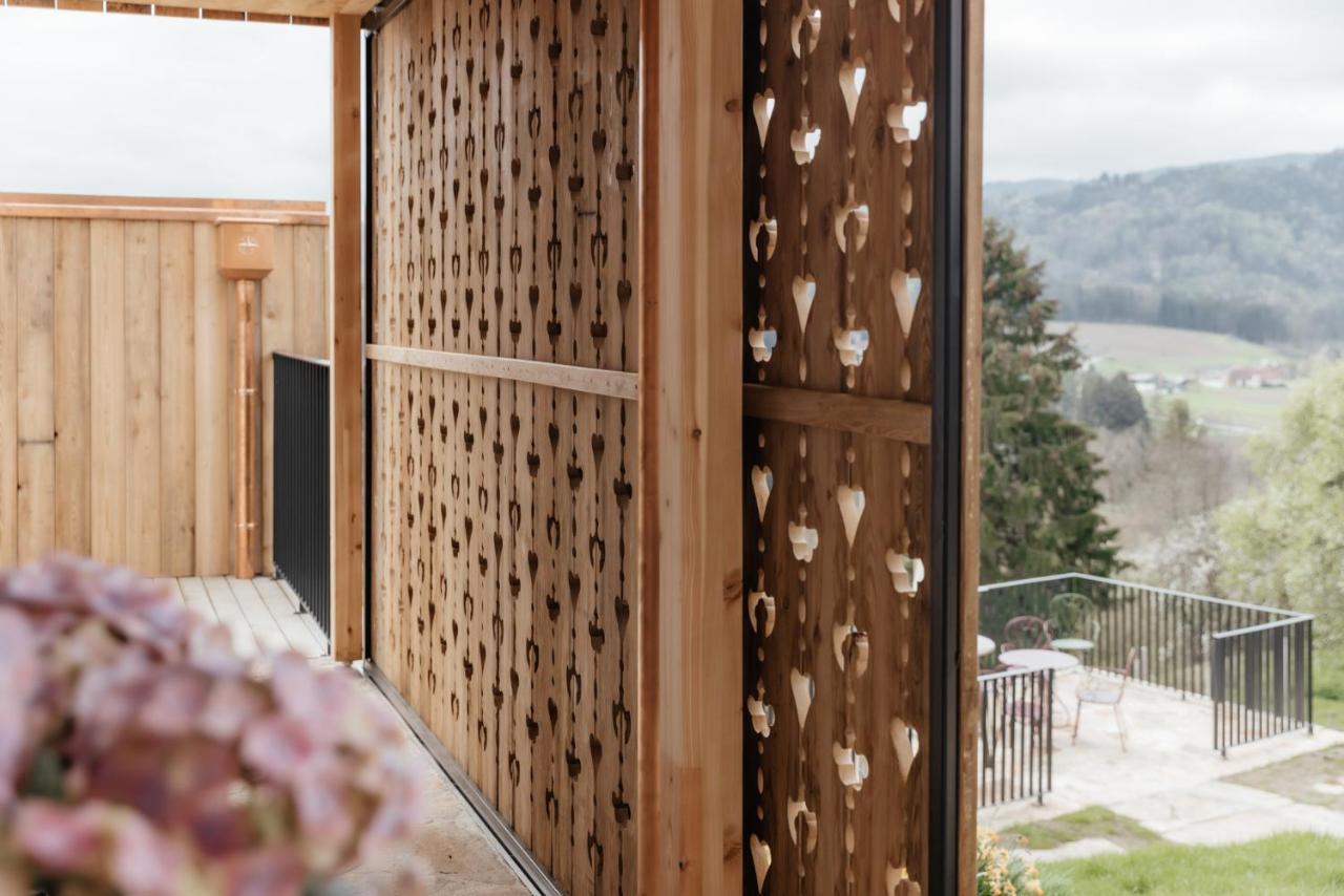 Am Wildbachberg - Luxus Ferienhaeuser Mit Infinitypool, Privatsauna Und Weinkeller Deutschlandsberg Dış mekan fotoğraf