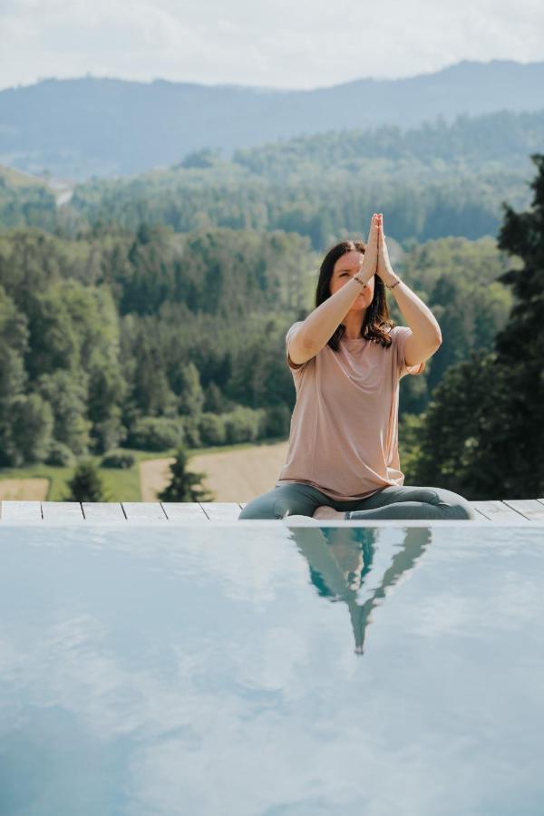 Am Wildbachberg - Luxus Ferienhaeuser Mit Infinitypool, Privatsauna Und Weinkeller Deutschlandsberg Dış mekan fotoğraf