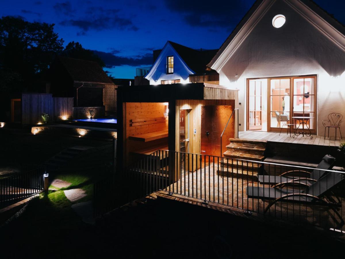 Am Wildbachberg - Luxus Ferienhaeuser Mit Infinitypool, Privatsauna Und Weinkeller Deutschlandsberg Dış mekan fotoğraf