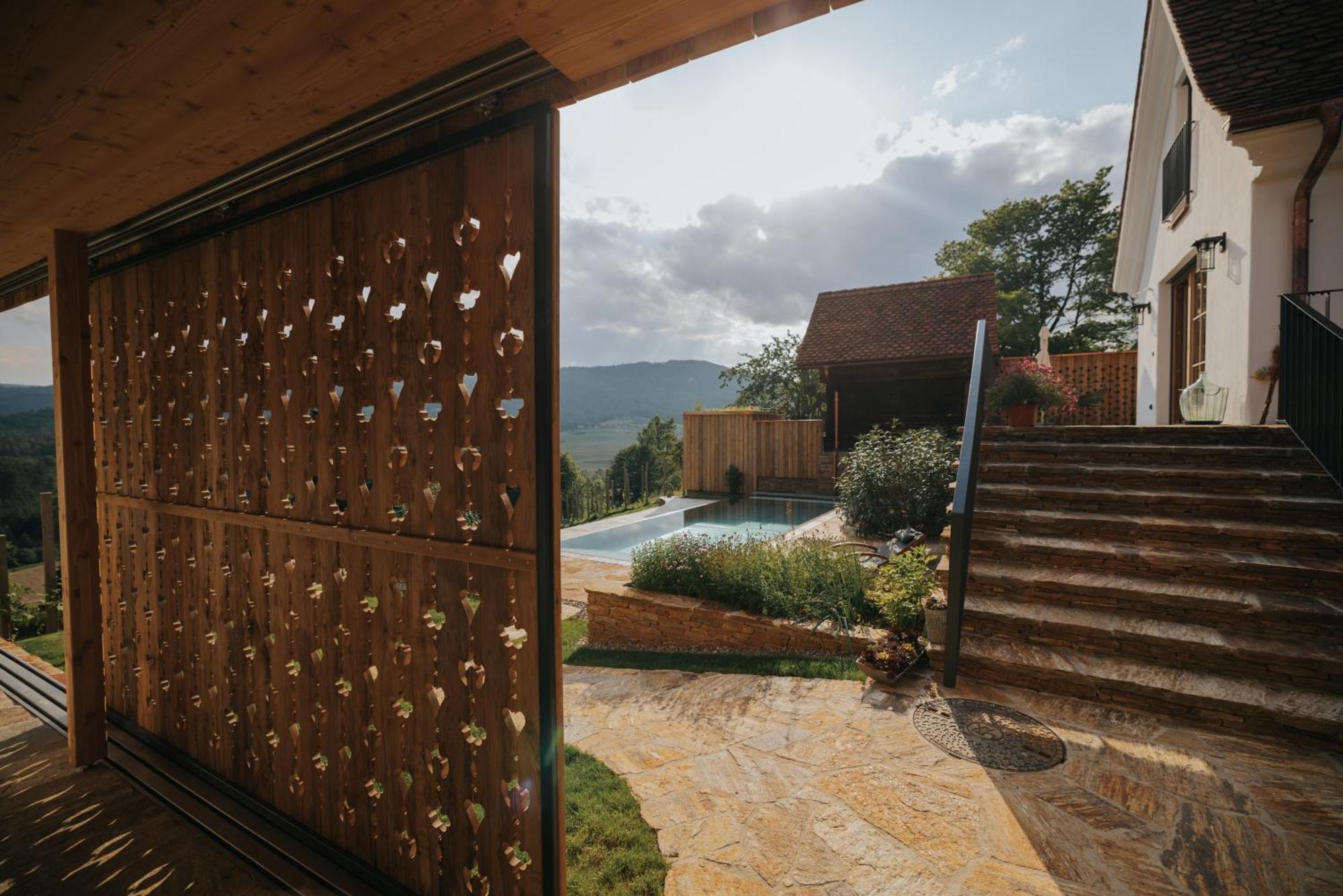 Am Wildbachberg - Luxus Ferienhaeuser Mit Infinitypool, Privatsauna Und Weinkeller Deutschlandsberg Dış mekan fotoğraf