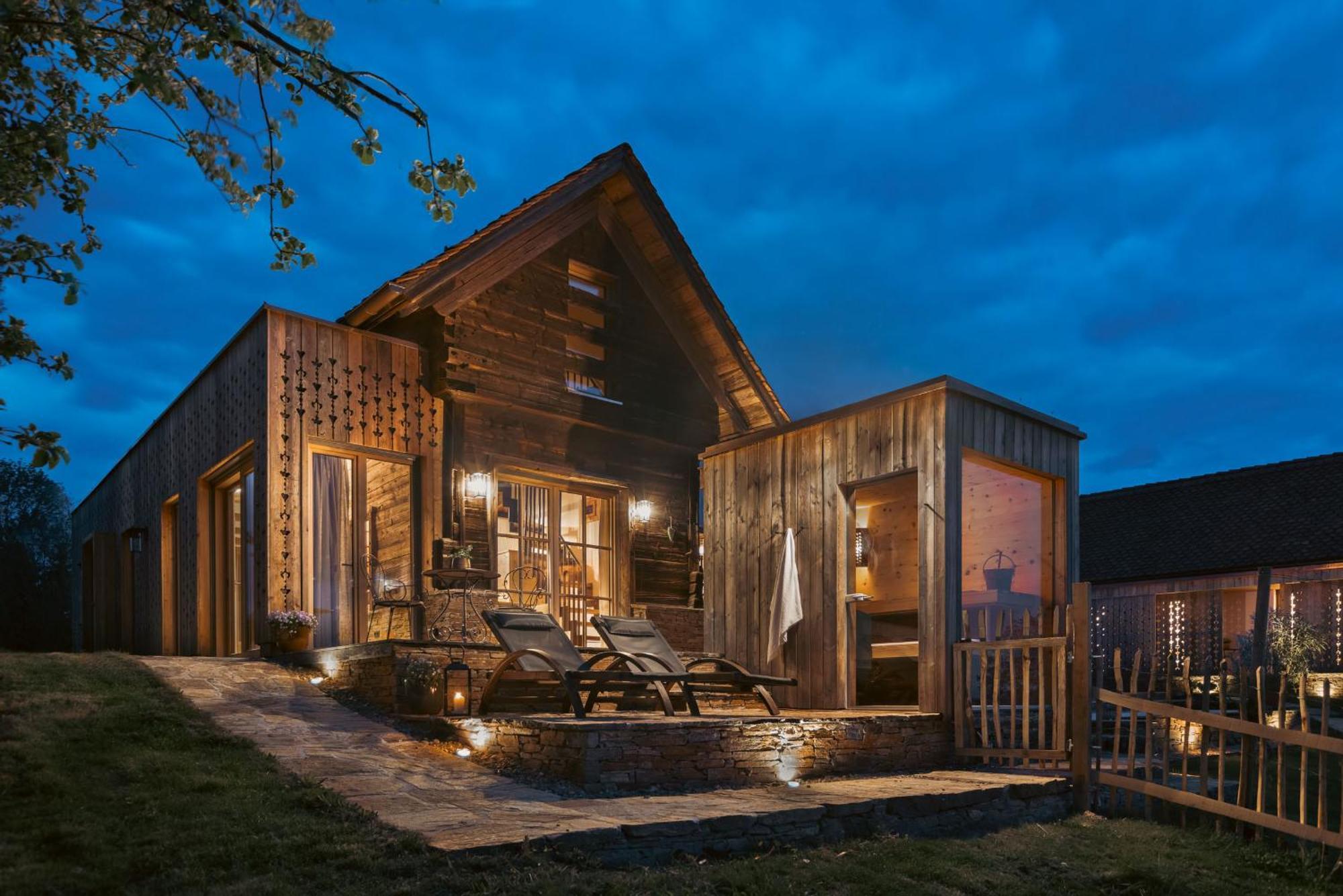 Am Wildbachberg - Luxus Ferienhaeuser Mit Infinitypool, Privatsauna Und Weinkeller Deutschlandsberg Dış mekan fotoğraf