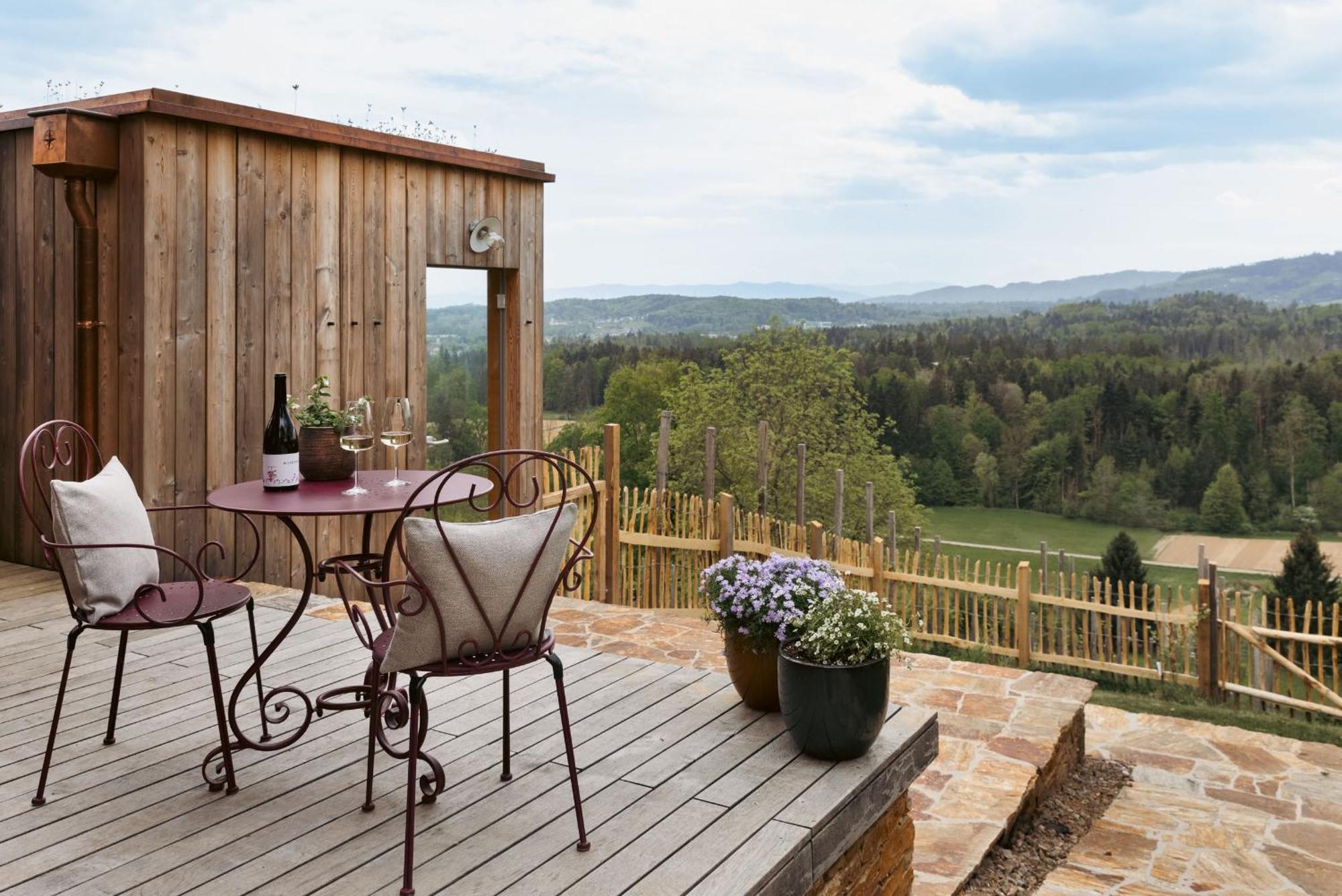 Am Wildbachberg - Luxus Ferienhaeuser Mit Infinitypool, Privatsauna Und Weinkeller Deutschlandsberg Dış mekan fotoğraf