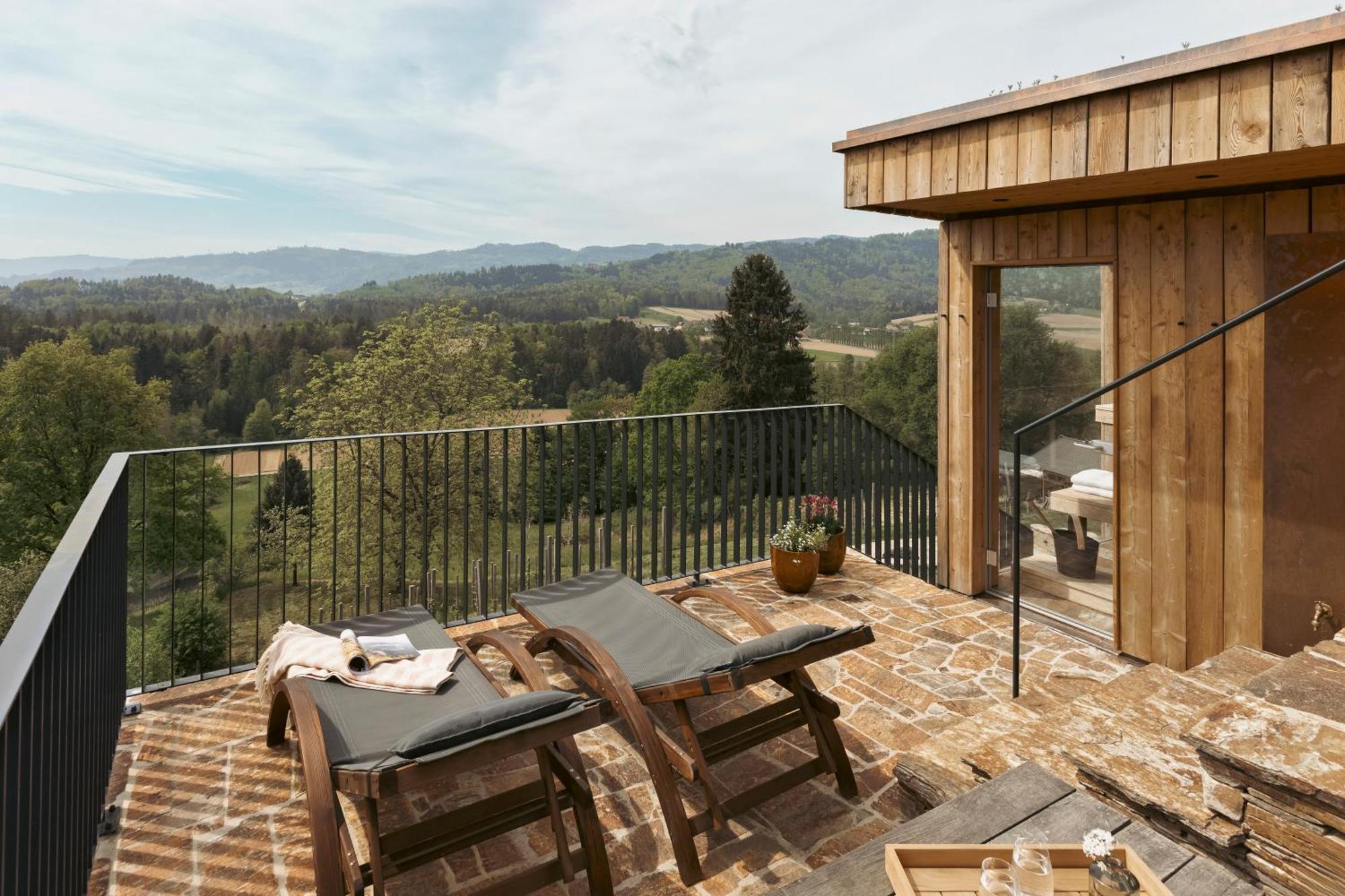 Am Wildbachberg - Luxus Ferienhaeuser Mit Infinitypool, Privatsauna Und Weinkeller Deutschlandsberg Dış mekan fotoğraf
