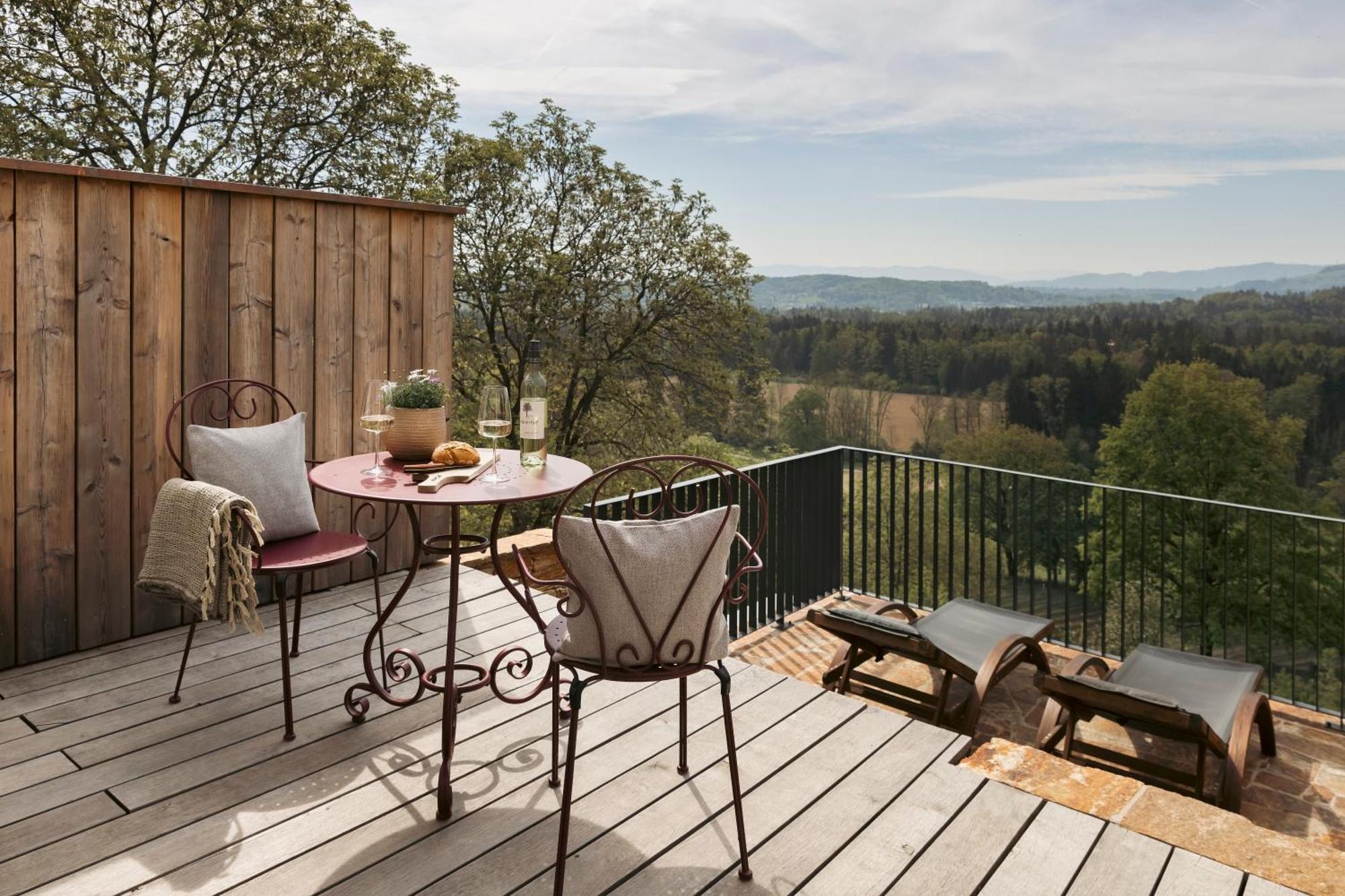 Am Wildbachberg - Luxus Ferienhaeuser Mit Infinitypool, Privatsauna Und Weinkeller Deutschlandsberg Dış mekan fotoğraf